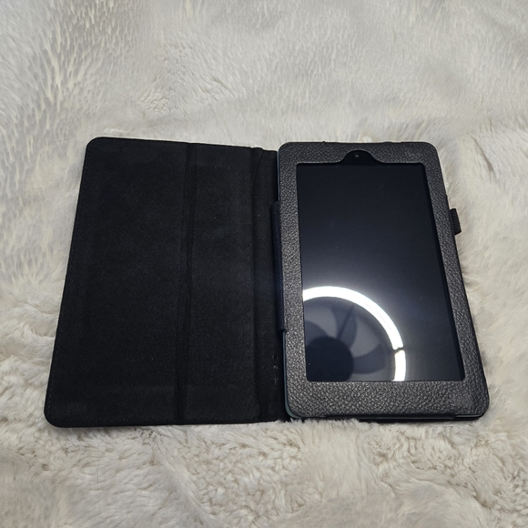 Amazon Fire 7 Tablet - Picture 2 of 3
